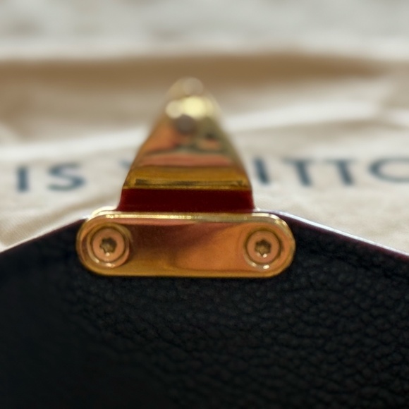 Authentic Louis Vuitton Pochette Metis in Marine Rouge Empriente Leather. EUC - Picture 5 of 16